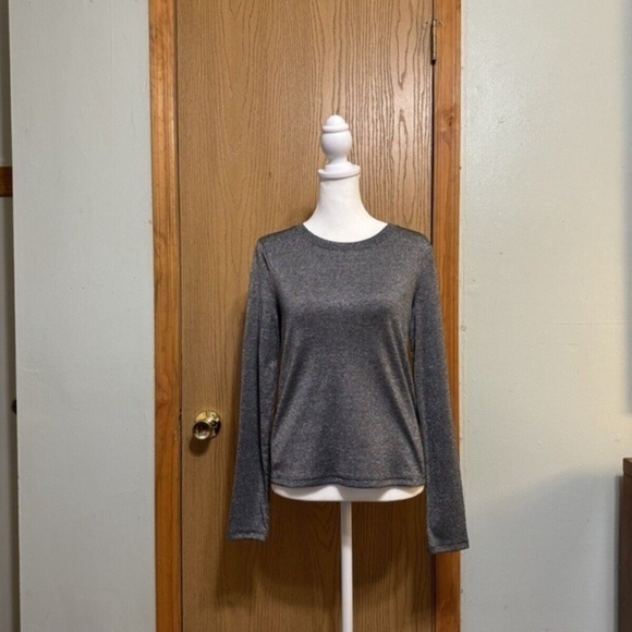 Gap Medium Metallic Gray Long Sleeve Knit Top - EUC - Picture 1 of 5